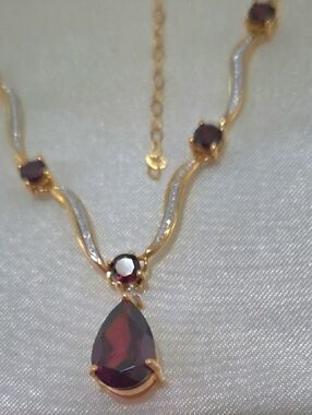 Zales 14K Solid Gold Garnet & Diamond Necklace Pear Drop Pendant Luxury